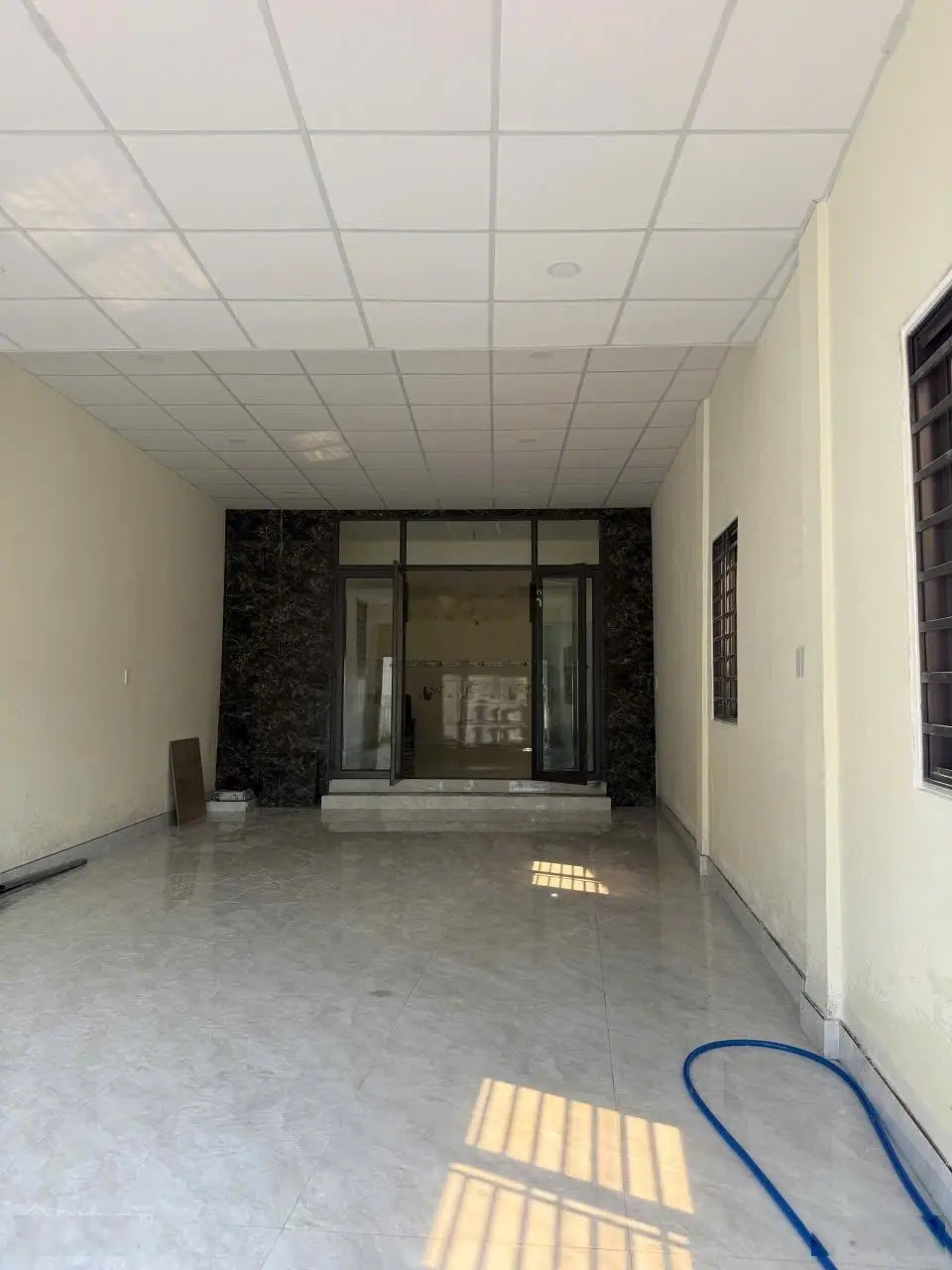 Gia đình cần vốn án nhà 2 mặt tiền kinh doanh đường 102, Tăng Nhơn Phú A, DT 100m2/5.6 tỷ
