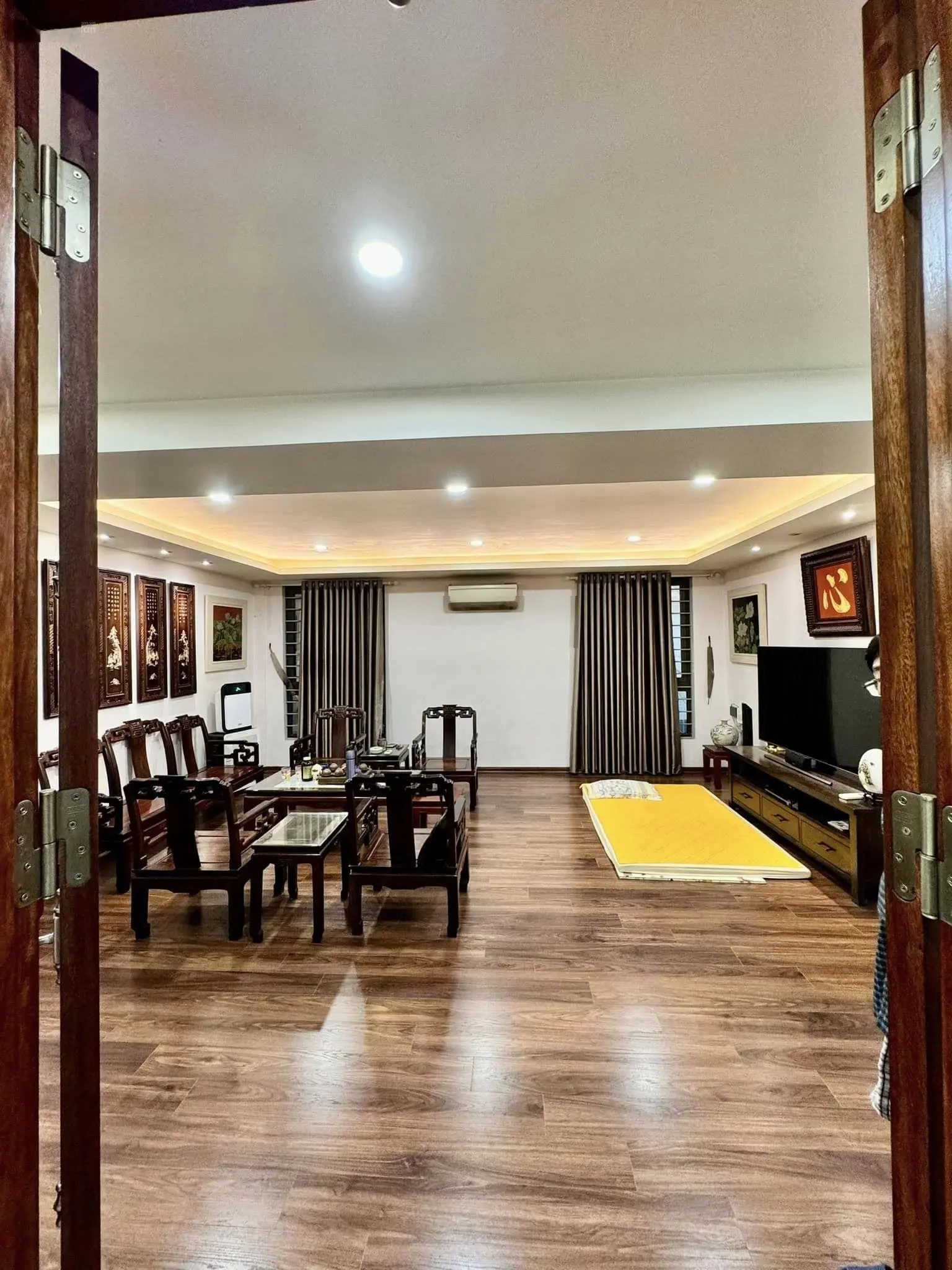 Chính chủ bán nhà Phố Hào Nam, ô tô, thang máy kinh doanh, 5m ra phố, 62m2 - 7T - MT6m - 19,8 tỷ