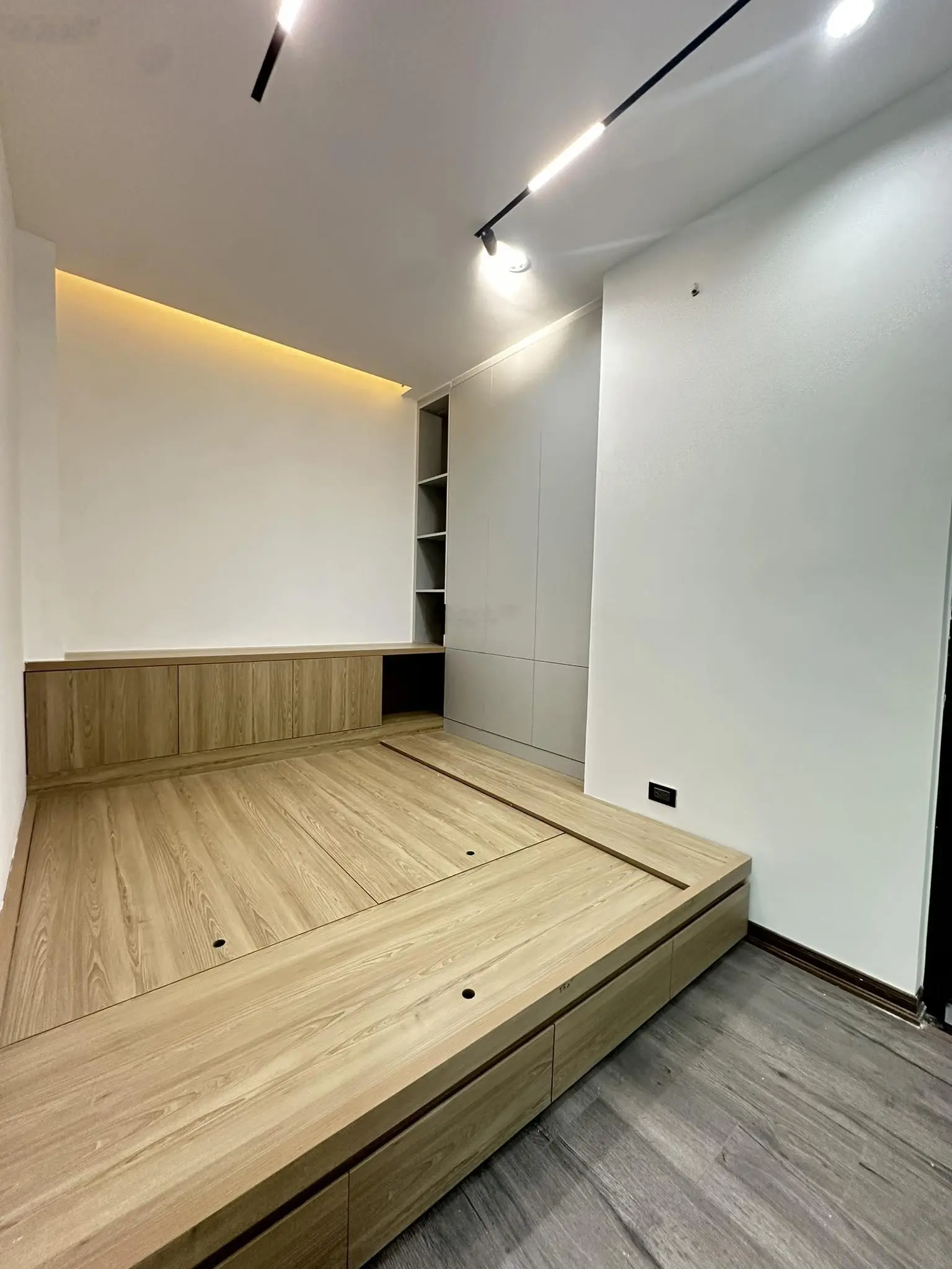 Siêu hiếm nhà Đỗ Đức Dục, Nam Từ Liêm, 30m, 6 tầng thang máy chỉ nhỉnh 6 tỷ, sát TTHN quốc gia.