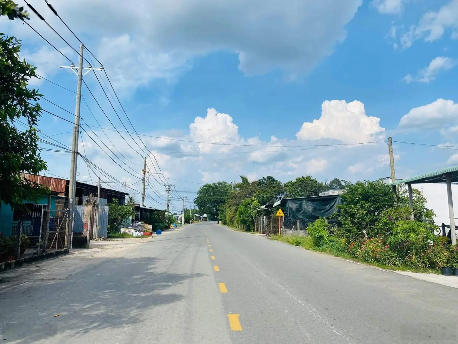 Hàng thơm giá tốt 6x40m MT đường nhựa thích hợp đầu tư SHR giá chỉ 710 triệu