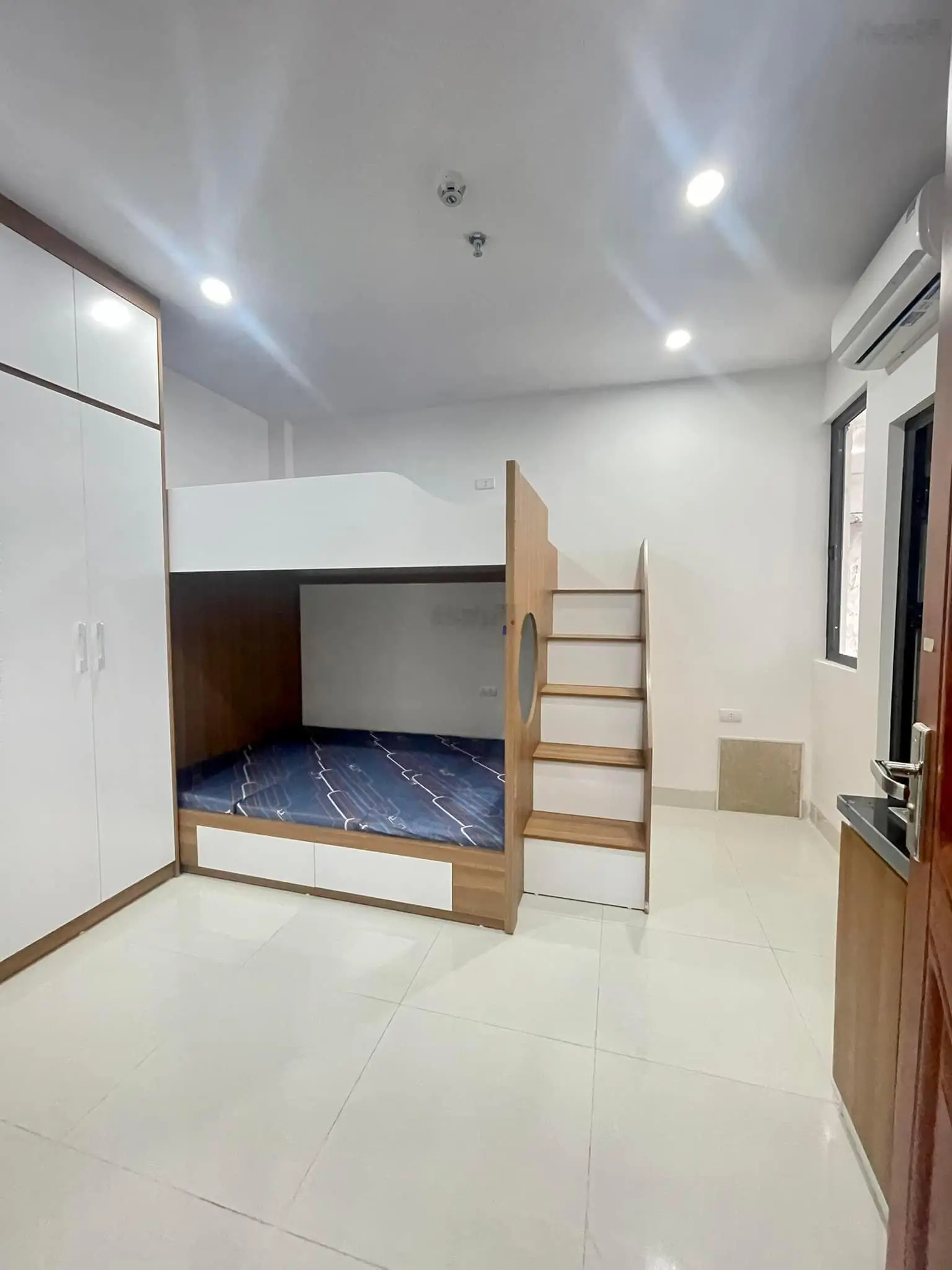 Nhà 7 tầng - 86m2 - MT 5m - Thang máy - Ngõ thông - Ô tô - 17 phòng - Xuân La, Tây Hồ. Nhỉnh 15 tỷ