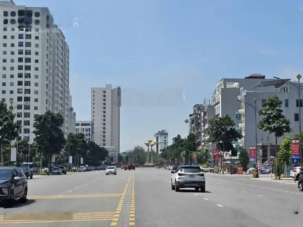 Bán căn shophouse nhà 5 tầng trục chính đường Lý Anh Tông - Võ Cường. Anh chị quan tâm xin LH sđt ạ