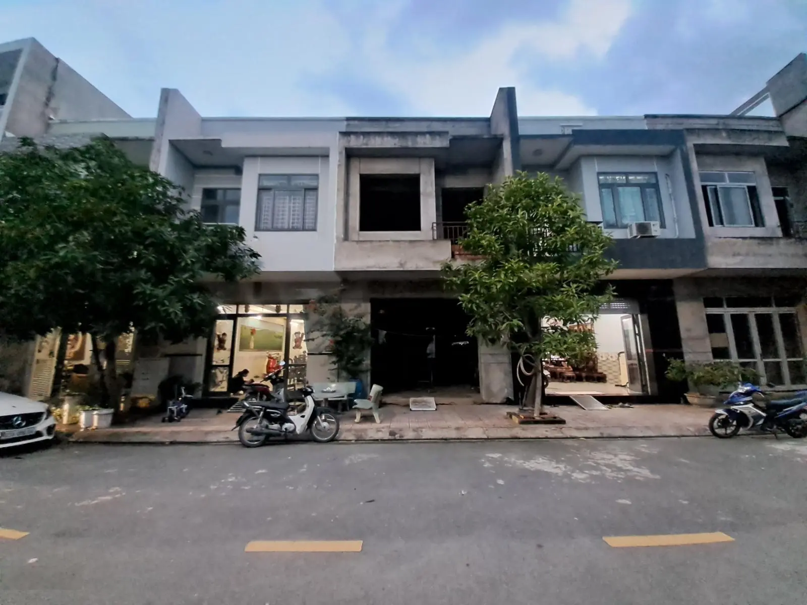 Nhà 1 trệt 1 lầu, ngay trung tâm thành phố Dĩ An, giá 2 tỉ 7