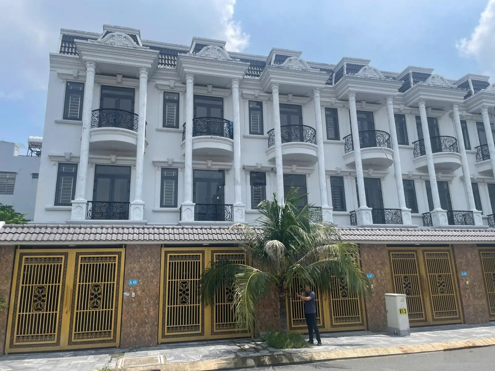 Nhà mặt phố Nguyễn Thị Khắp, 6 tỷ, 80 m2 sẵn sổ, công chứng sang tên ngay trong ngày!