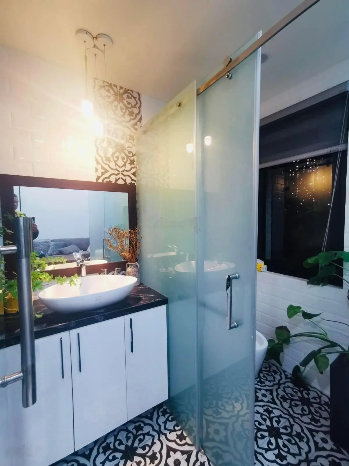 Bán nhà víp Đặng Văn Ngữ, lô góc 3 thoáng 6 tầng thang máy gần hồ ôtô đỗ cửa 50m2/6t/5.1mt 11tỷ tl