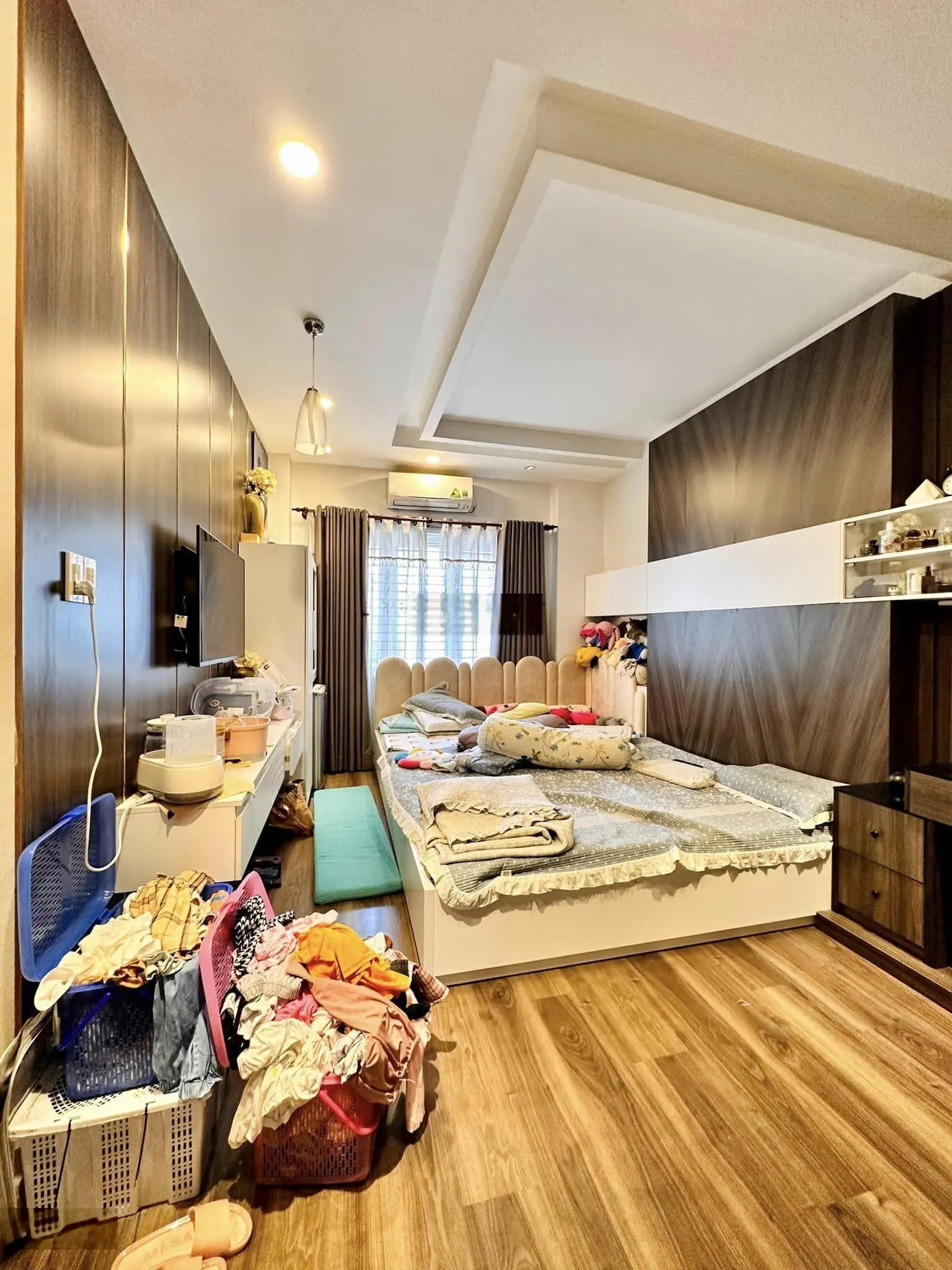 Mặt tiền Bình Thạnh 30m đẹp có lề 5x23m 5 tầng mới full nội thất sang trọng giá 25 tỷ TL
