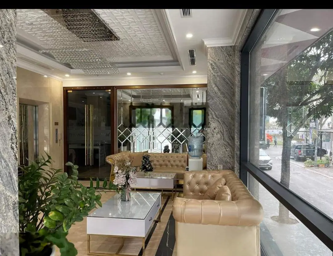 Chính chủ gửi bán nhà Hoàng Ngân diện tích 400,5m2, 8 tầng hai thang máy full nội thất