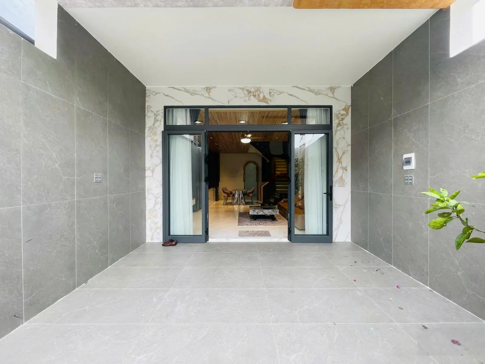 Siêu phẩm 3 tầng Phú Thạnh 10, Hòa Minh, Liên Chiểu gần Biển | Có gara ô tô, Full nội thất xịn xò