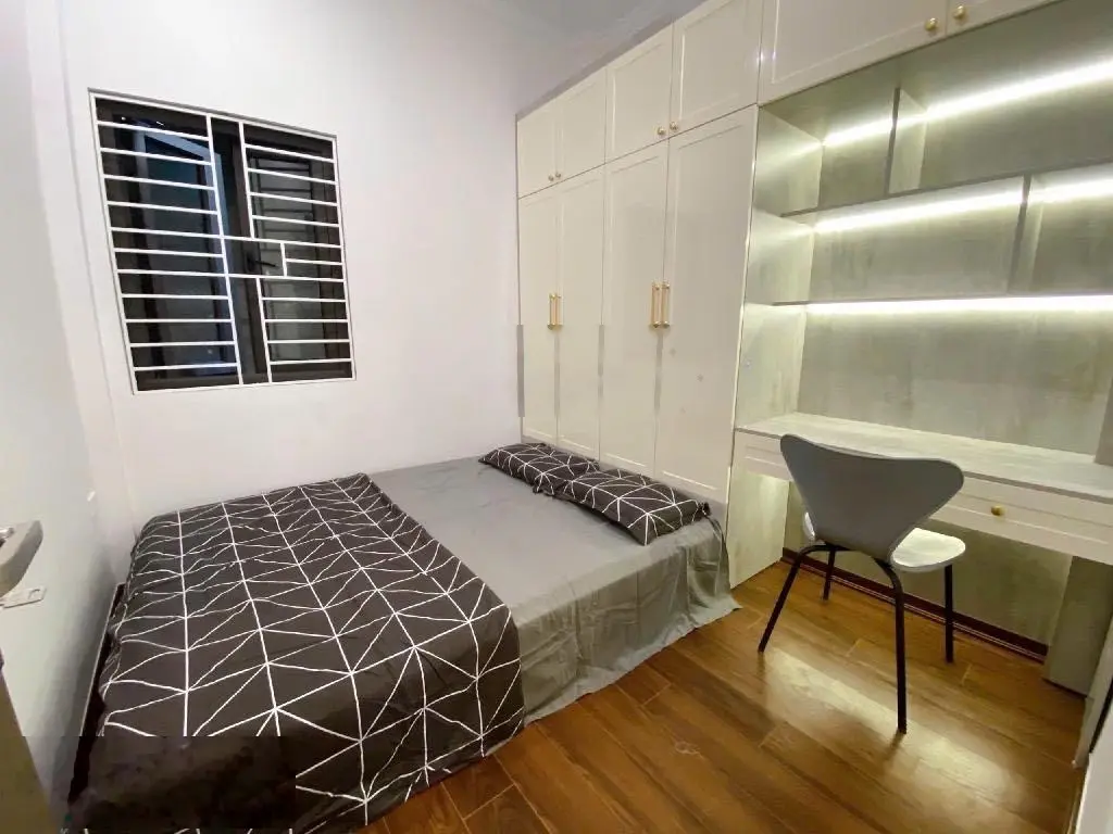 Bán nhà đẹp ở luôn, Trần Hữu Tước, sát Hồ Đắc Di, tương lai rạng ngời DT 35m2 x 5 tầng. Giá: 5.9tỷ