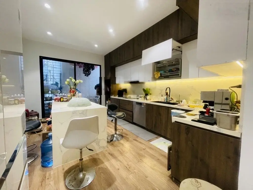 Bán nhà biệt thự đẹp Lạc Trung - Hai Bà Trưng, phân lô ô tô tránh, 2 thoáng, 95m2 x 4 tầng, 29 tỷ