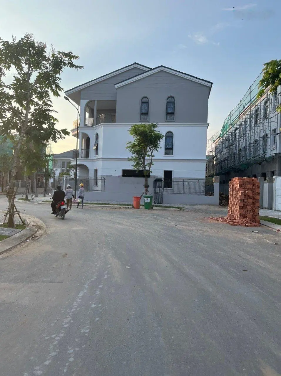 Cần bán căn biệt thự Palm Marina 10x25m giá bán 22,5 tỷ view sông Sài Gòn, giá tốt