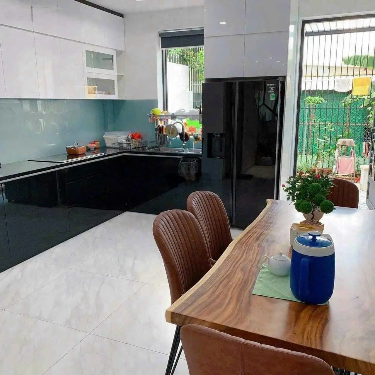 Hoa hậu phường 19 Bình Thạnh, DT 4,2m x 22m (89M2), trệt + 4 lầu, giá bán 15 tỷ TL.