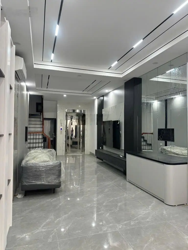 Siêu phẩm đại từ nhà mới koong thang máy xịn phân lô vip 6 tầng hiện đại