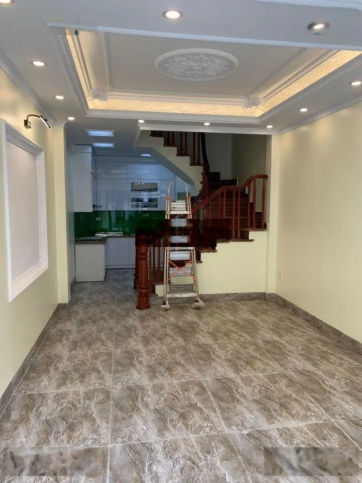 Cần bán nhà 5 tầng Thạch Bàn, ô tô vào tận nhà giá mềm