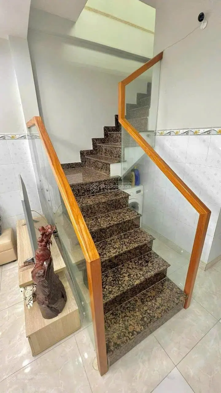 Nhà đẹp kinh doanh tốt 1trệt 1lầu 5x14=70m2 đường Tô Ký Quận 12 gần chợ Tân Chánh Hiệp Gía 1 tỷ450