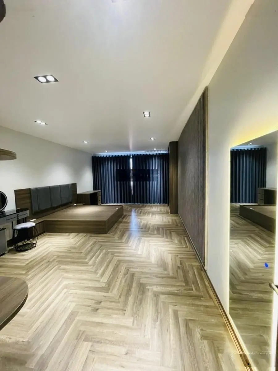 Siêu đẹp! Phân lô, ngõ thông ô tô tránh, KD Nguyên Hồng, gara, vỉa hè 2 bên, thang máy. 63m2*8T
