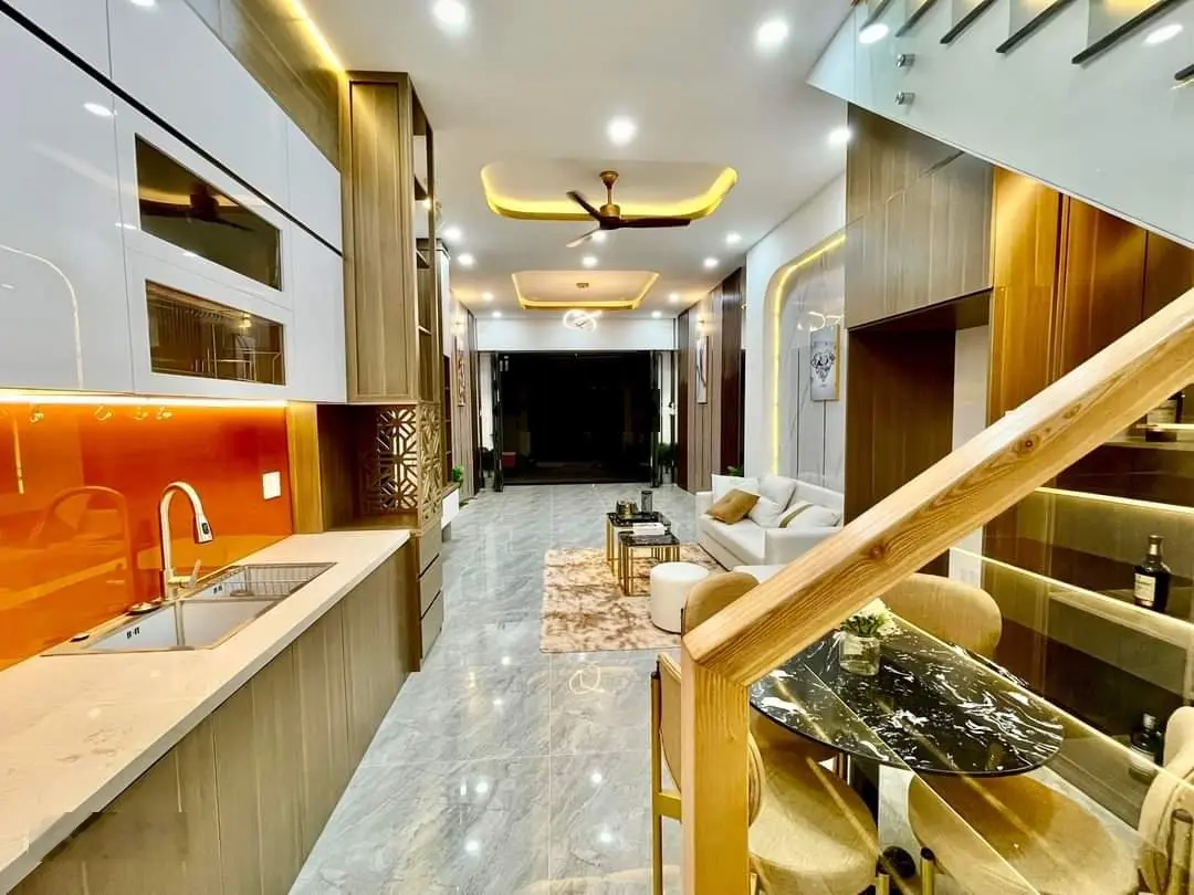 Cần tiền bán gấp căn nhà Đường Cao Đức Lân, P.An Phú, Quận 2. Giá chỉ 2tỷ990. Hẻm xe hơi