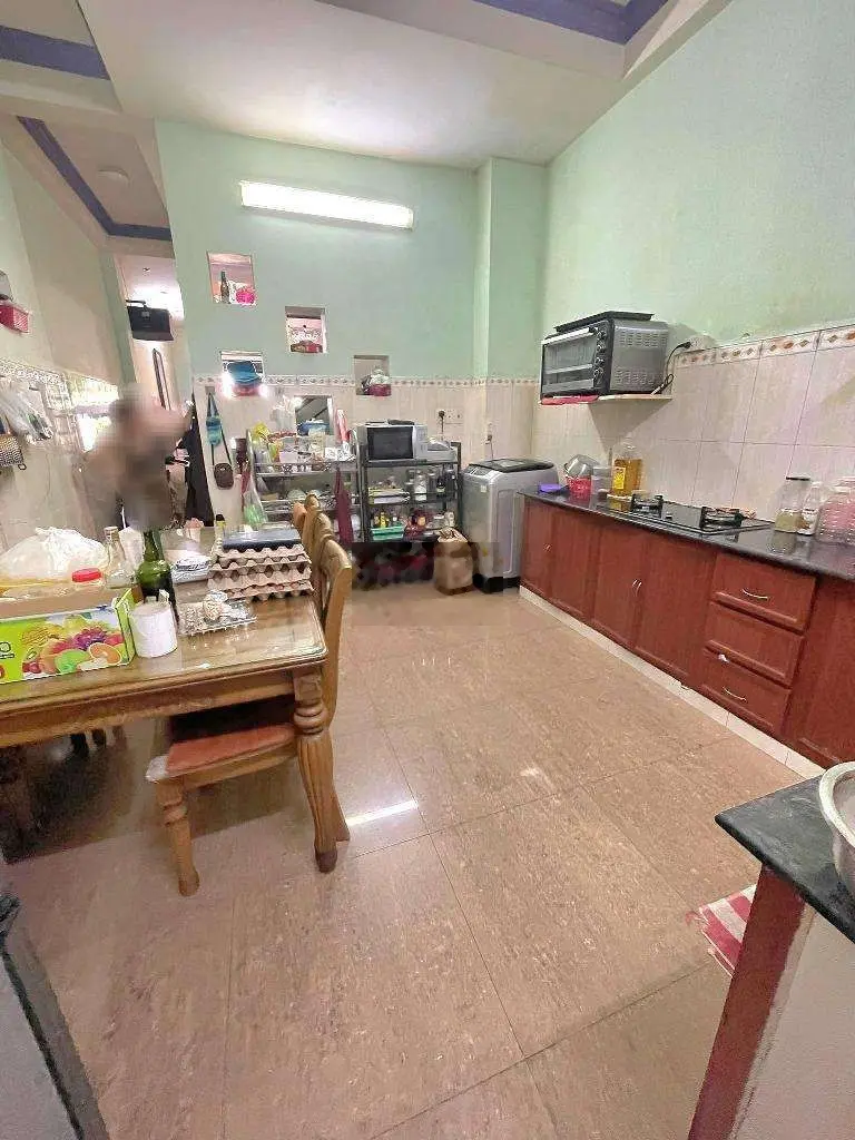 Bán nhà Tân Phú , đường 12m Trịnh Đình Trọng , 62m2(4x15.5). Giá 10.8