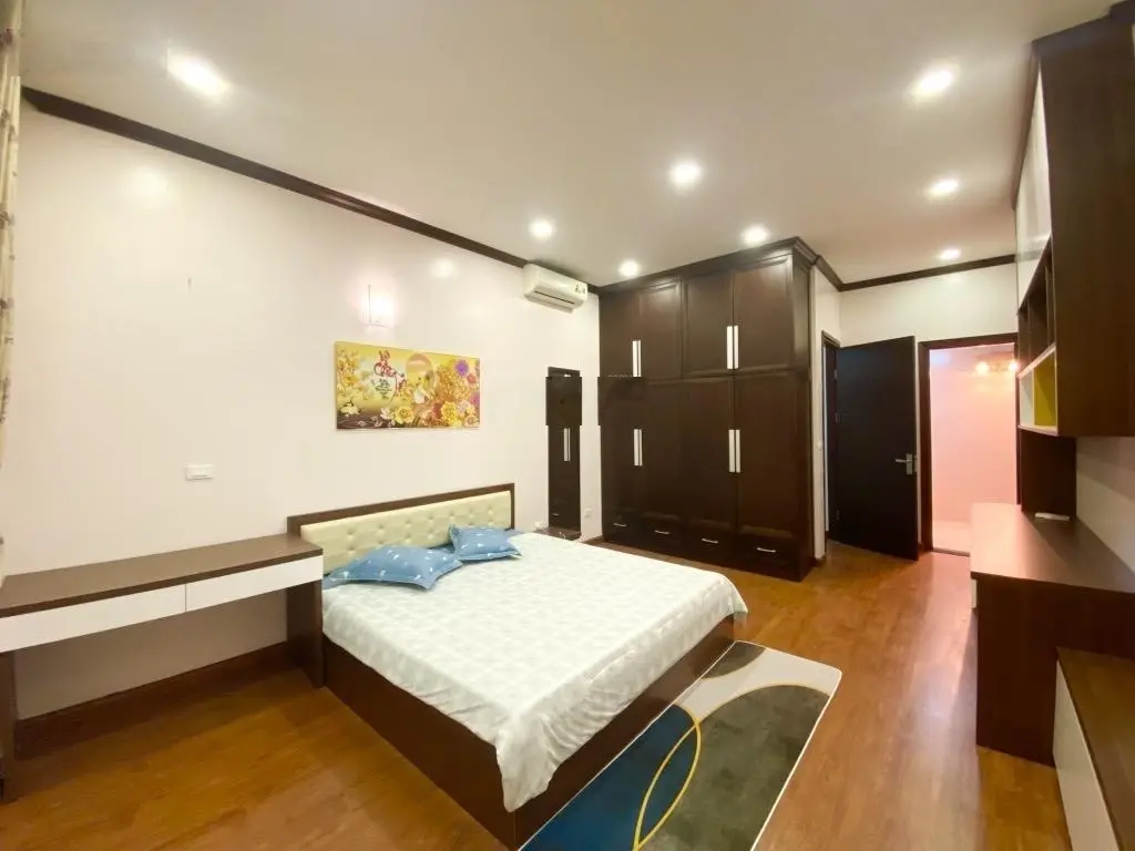 Siêu phẩm - siêu hiếm - nhà đẹp ở luôn - tặng full nội thất xịn xò - 20m ô tô tránh .40m chỉ 9.xt