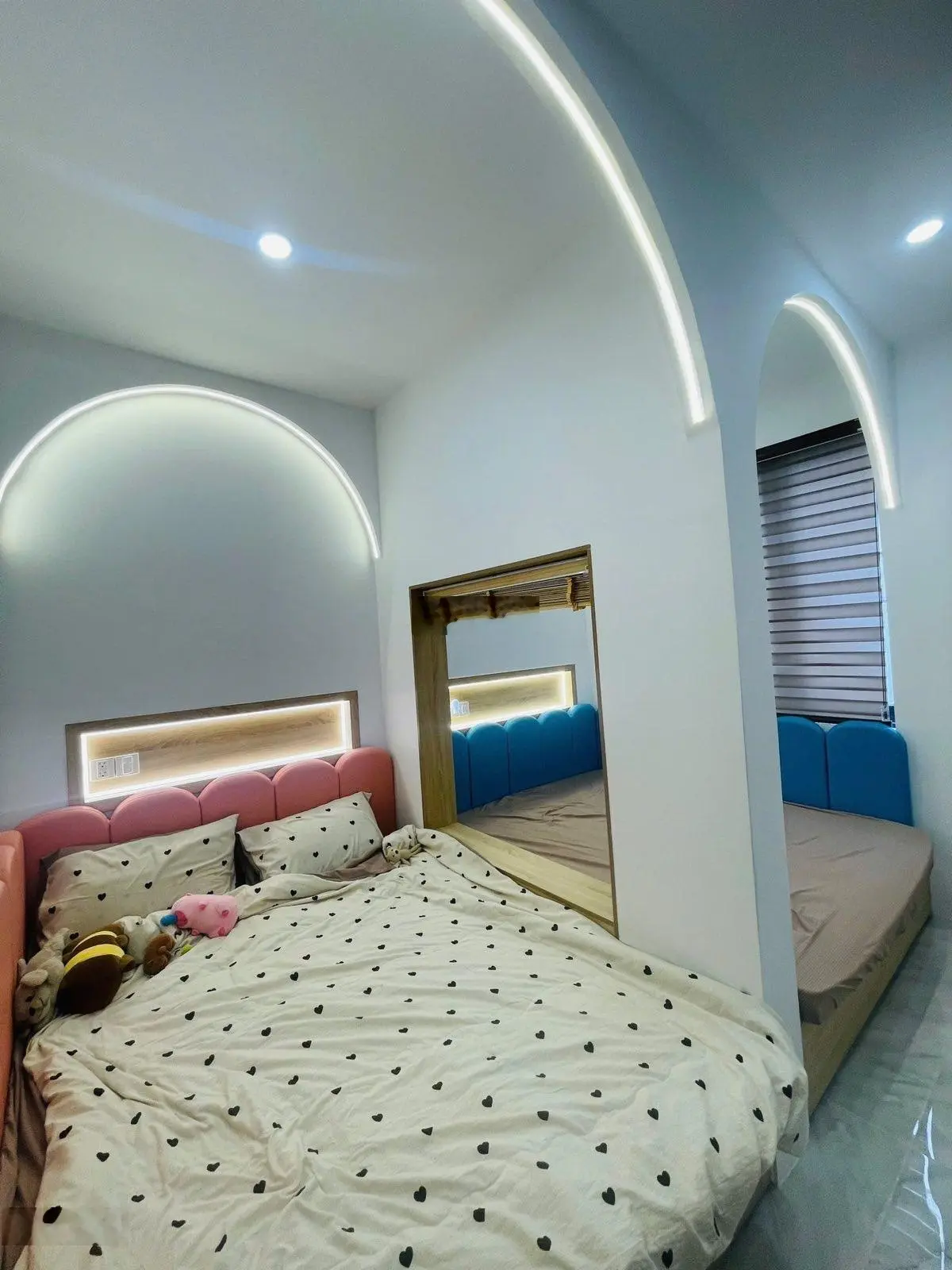 Bán căn nhà Gói 8 KĐT tâm huyết decor nhà rất đẹp, toàn bộ nội thất mới 100% giá chỉ 5tỷ5, alo em