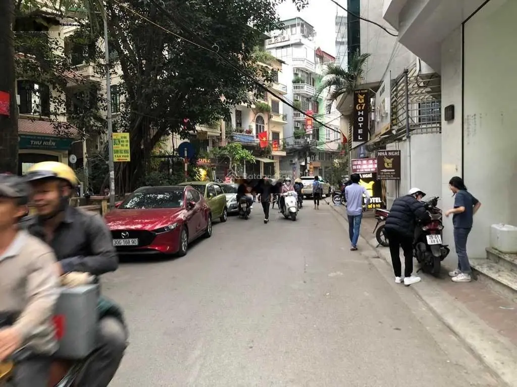 Gia đình bán gấp. Vỉa hè oto tránh. Phương Mai Đống Đa. 68m2 5 tầng mt 5m giá 17 tỷ