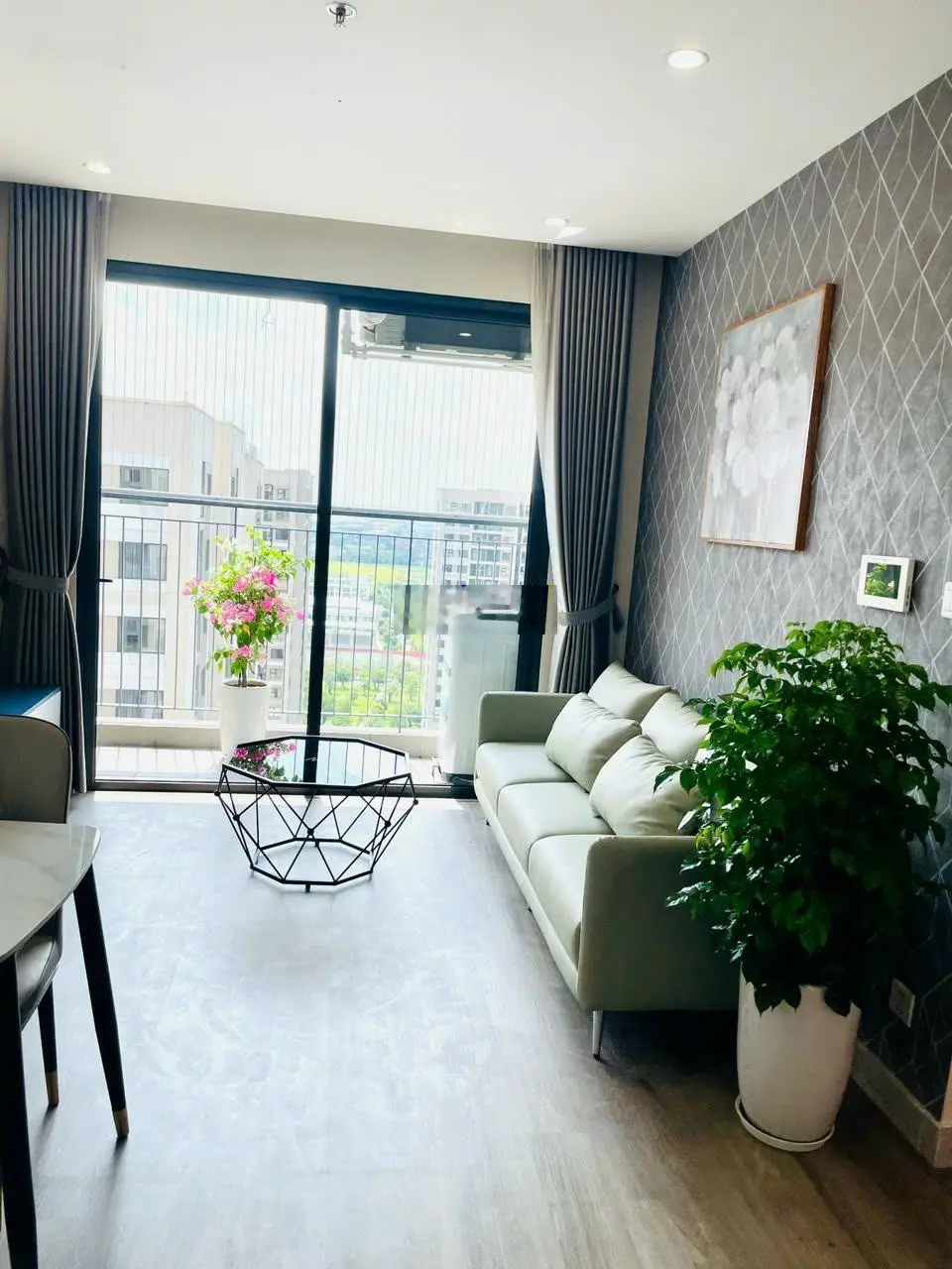 Bán căn hộ 1+1 Vinhomes ocean park, full đồ mới, giá 2,24 tỉ thu net. LH: 0879 703 ***