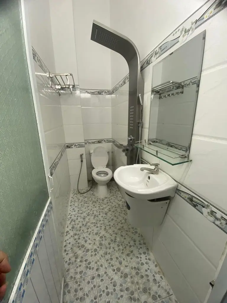 Bán gấp nhà 2 lầu đúc kiên cố đường Bình Thành, Bình Tân, giá 1,68 tỷ