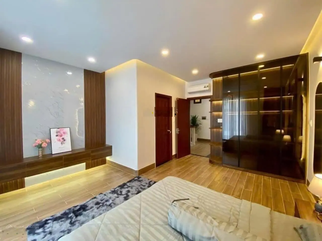 Kẹt tiền bán nhà Nguyễn Thiện Thuật-P3-Q3. DT 86,4m2/ 4tỷ290 có sẵn chỗ đậu ô tô, cho thuê 29tr/th