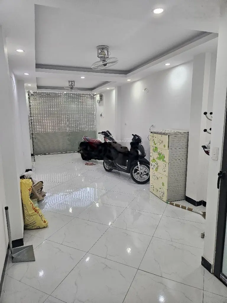 Bán nhà tam hiệp ô tô đỗ cửa- ngõ ô tô chạy thông - gần trường học - giá 5,x tỷ