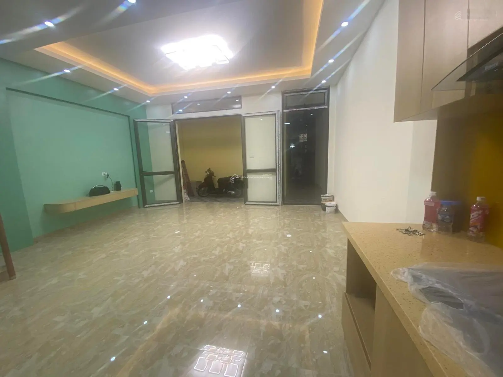 Mặt ngõ thông Đông Ngạc _ 50m _ 2 Tầng _ Ô tô chạy qua cổng-Full Nội thất