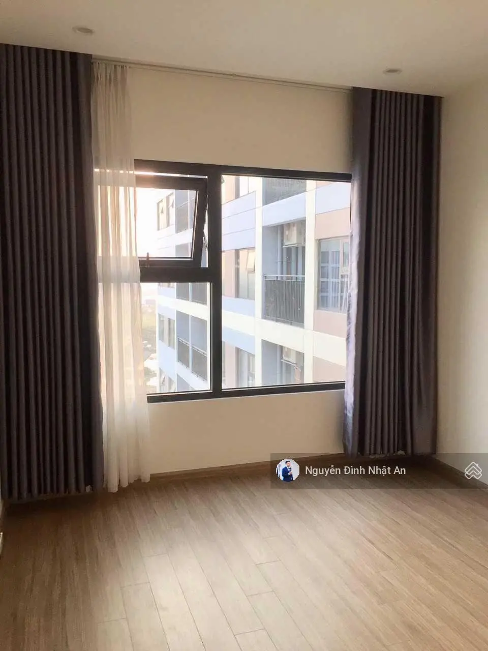 Bán ăn hộ 2PN 59m2 sẵn sổ - Tặng nội thất - giá tốt - view hồ bơi & công viên - Xem nhà 24/7
