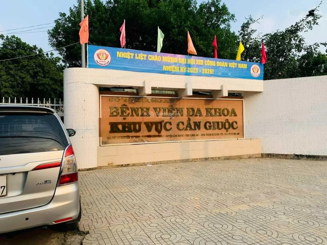 Bán nhà MT QL50 Trung tâm Cần Giuộc , 1 trệt 1 lầu, 5PN , 4 WC , Cách SG chỉ 13km