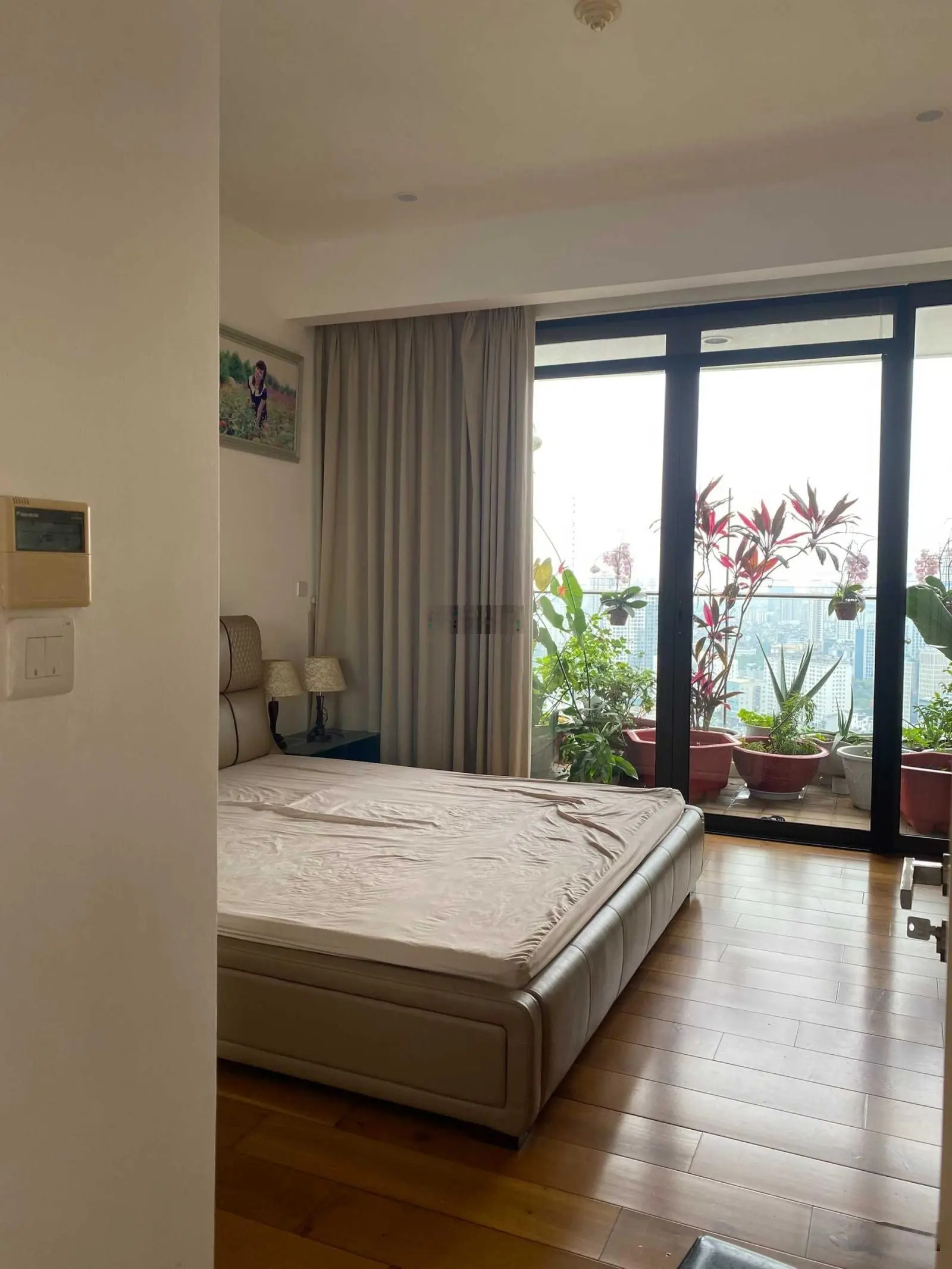 Em bán căn hộ 145m2 chung cư Indochina Plaza - IPH Xuân Thủy, 3PN full nội thất. Chỉ 68 triệu/m2