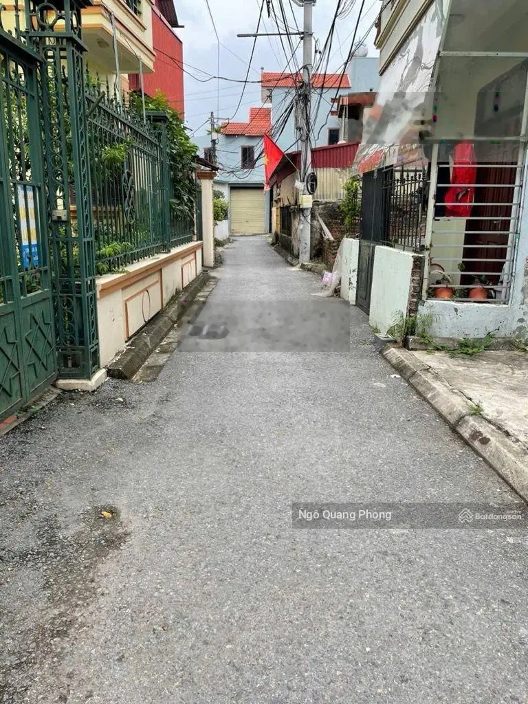 BÁN ĐẤT ĐÔNG DƯ 46 m ,GẦN UBND XÃ.