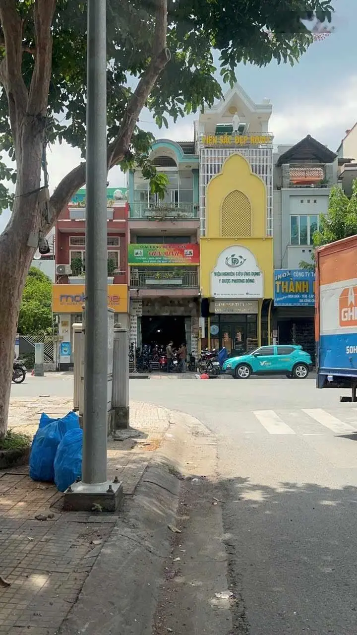 Bán nhà mặt tiền Tân Sơn Nhì, phường Tân Sơn Nhì, quận Tân Phú, DT 4x17m 2 lầu giá 14 tỷ