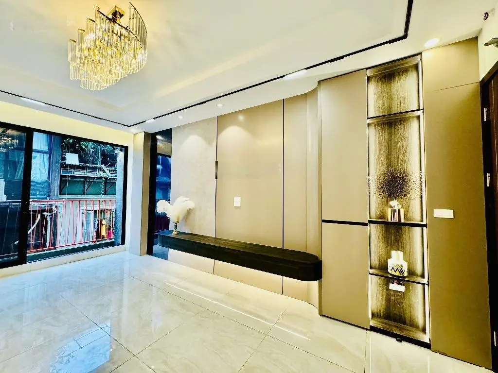 Bán nhà đẹp mặt phố Đông Các, Q. Đống Đa, 1 mặt phố, 1 mặt ngõ, 61m2, 5 tầng, MT: 4m. Giá: 29.9 tỷ