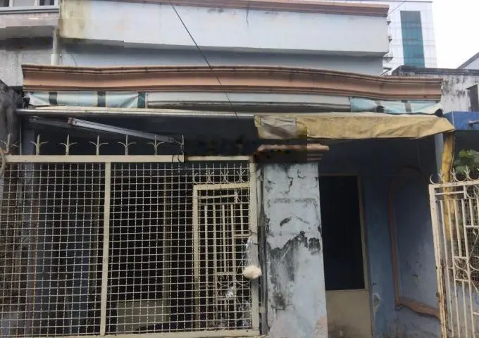 Chuyển nhượng nhanh căn nhà cũ 5x18 = 90m2 Lý Thường Kiệt gần Ga Dĩ An, sổ sang tên ngay