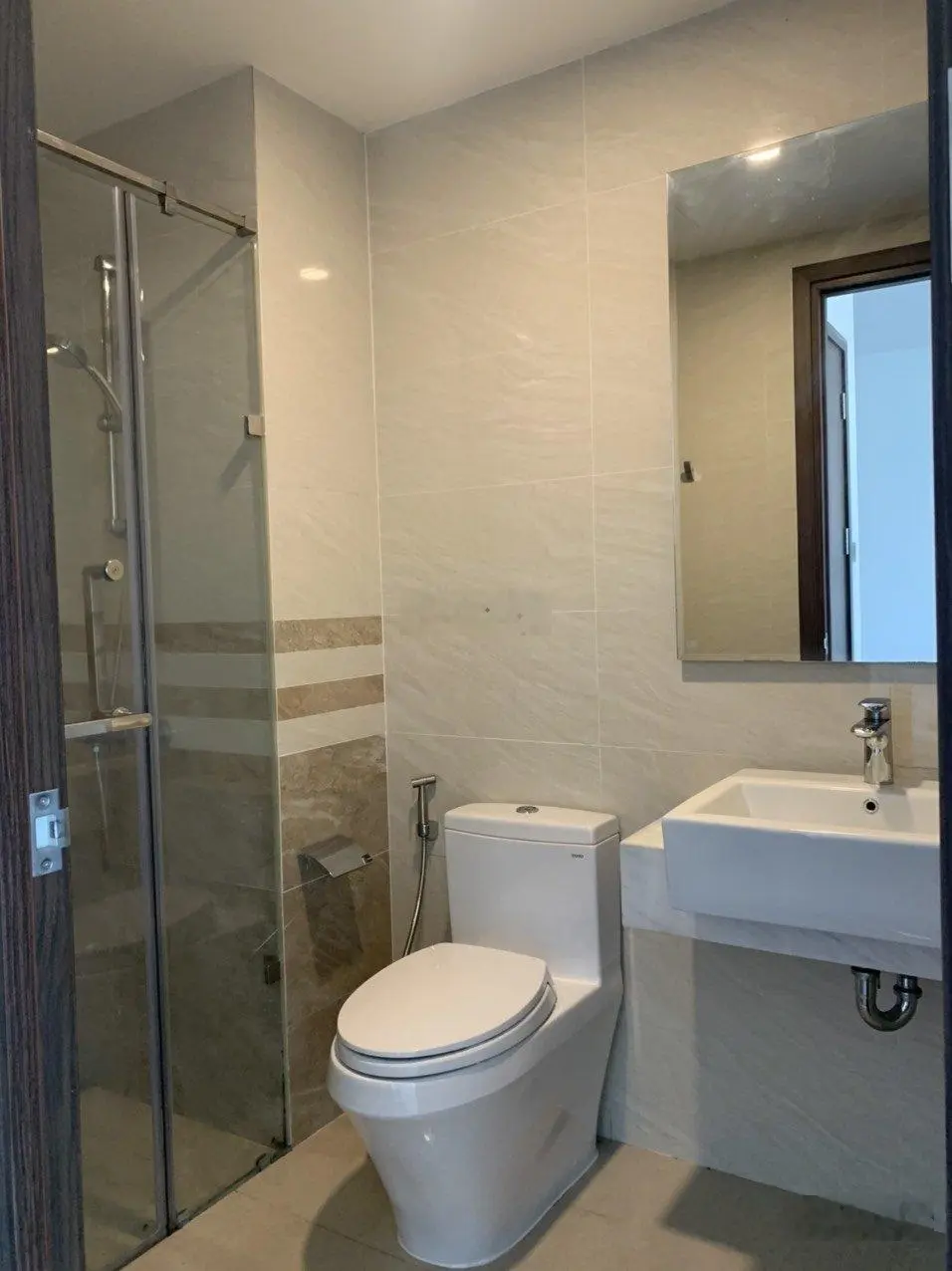 Cần bán office - tel 43m2 Saigon Royal Residences view Bitexco và sông SG giá rẻ. LH: 0909 024 ***