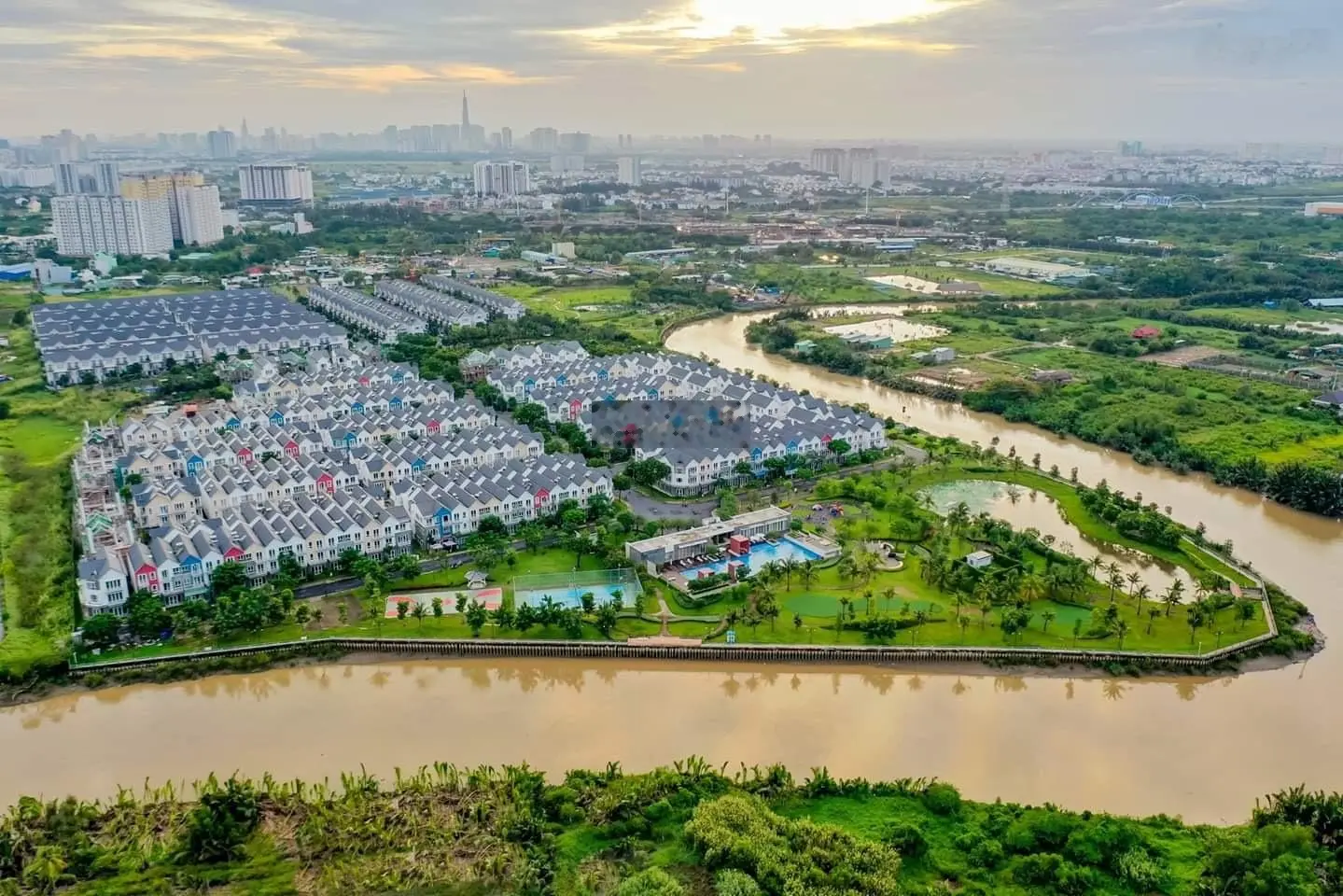 Bán nhiều căn nhà Park Riverside. Có nội thất và chưa nội thất, SHR, Giá thật không đăng ảo