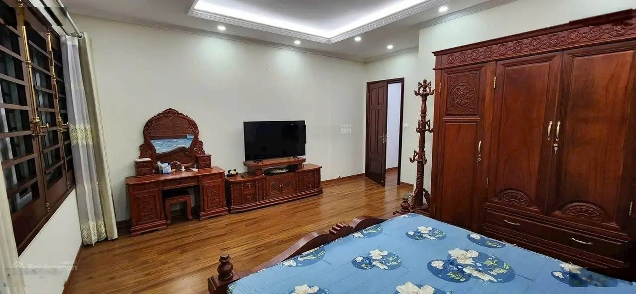 Nhà Ngõ Giáp bát, ô tô vào nhà, 56m giá 10.6 tỷ kinh doanh, ở luôn, mặt tiền rộng đẹp