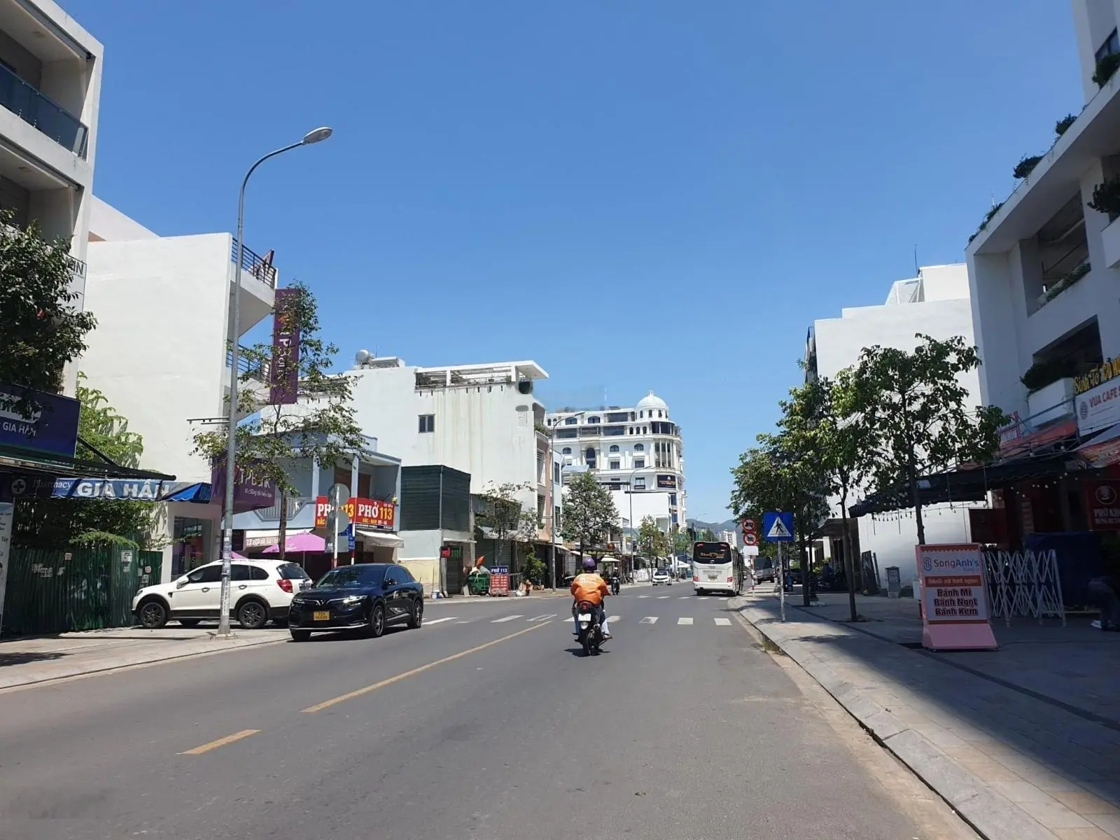 Bán lô đất đối diện công viên ven hồ cực kỳ mát mẻ-có thể ở-đầu tư-kinh doanh, 130m2, 1,7tỷ