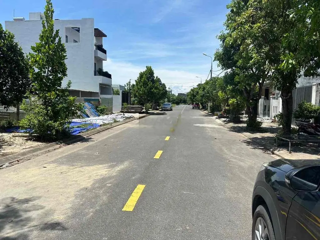 Bán Gấp lô đường 7m5 Phan Khôi gần ngã tư