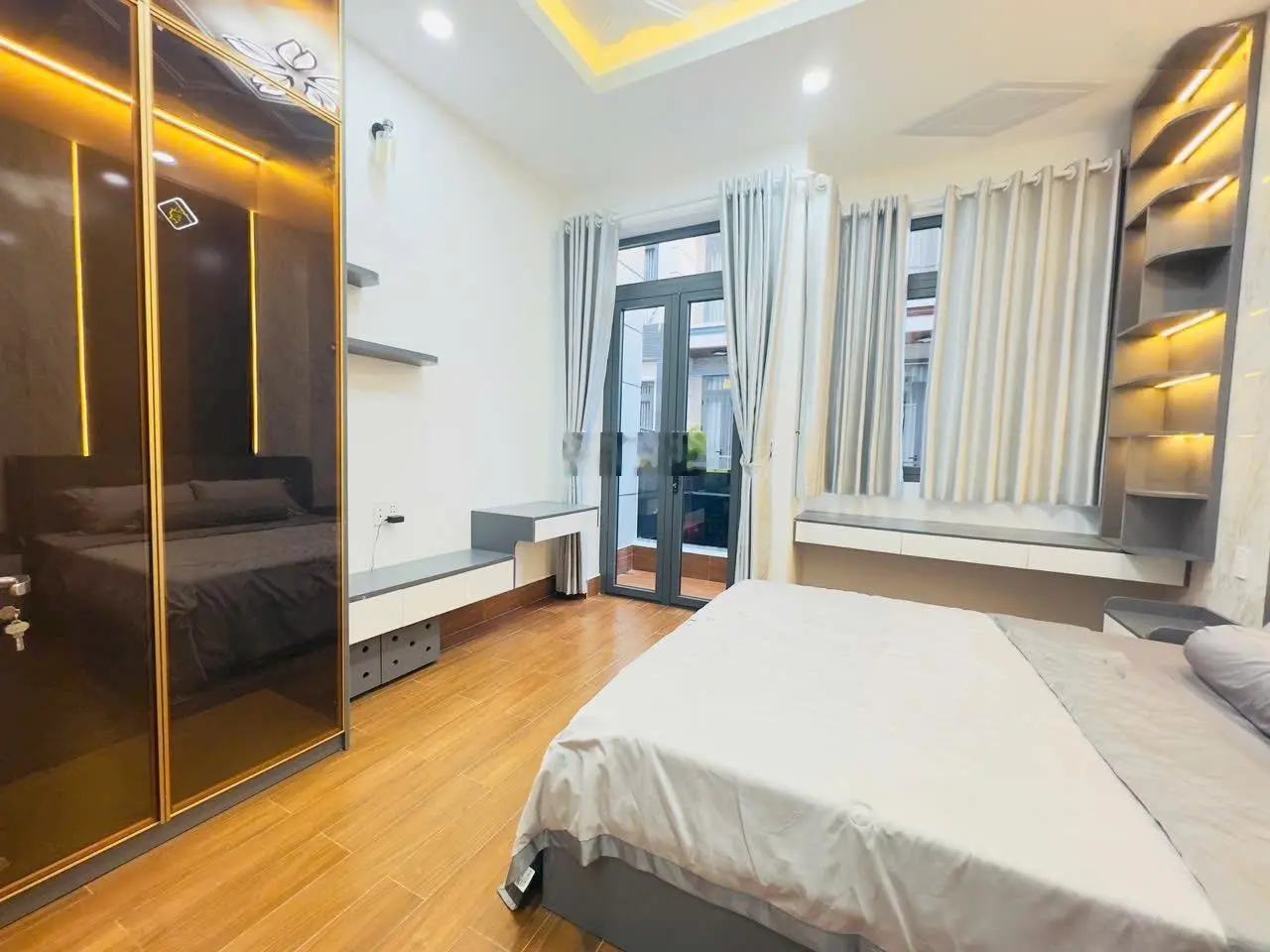 Nhà đẹp 4 tầng ô tô vào nhà đường 6m full nội thất chỉ 6tỷ390