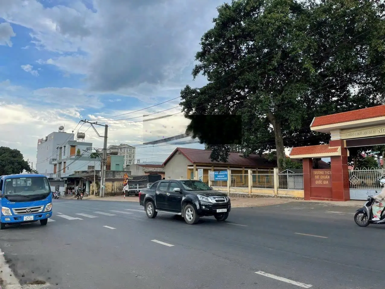 Bán nhanh lô đất mặt tiền đường Nguyễn Hồng Ưng Tp Buôn Ma Thuột, đối diện trường học