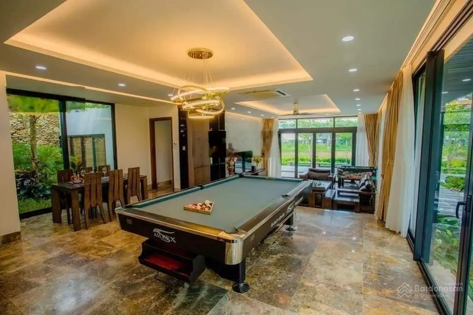 Giá thấp nhất khu! Biệt thự Hoàng Anh 323/500m, 3PN, view hồ, nội thất tiền tỷ, cảnh quan tuyệt vời