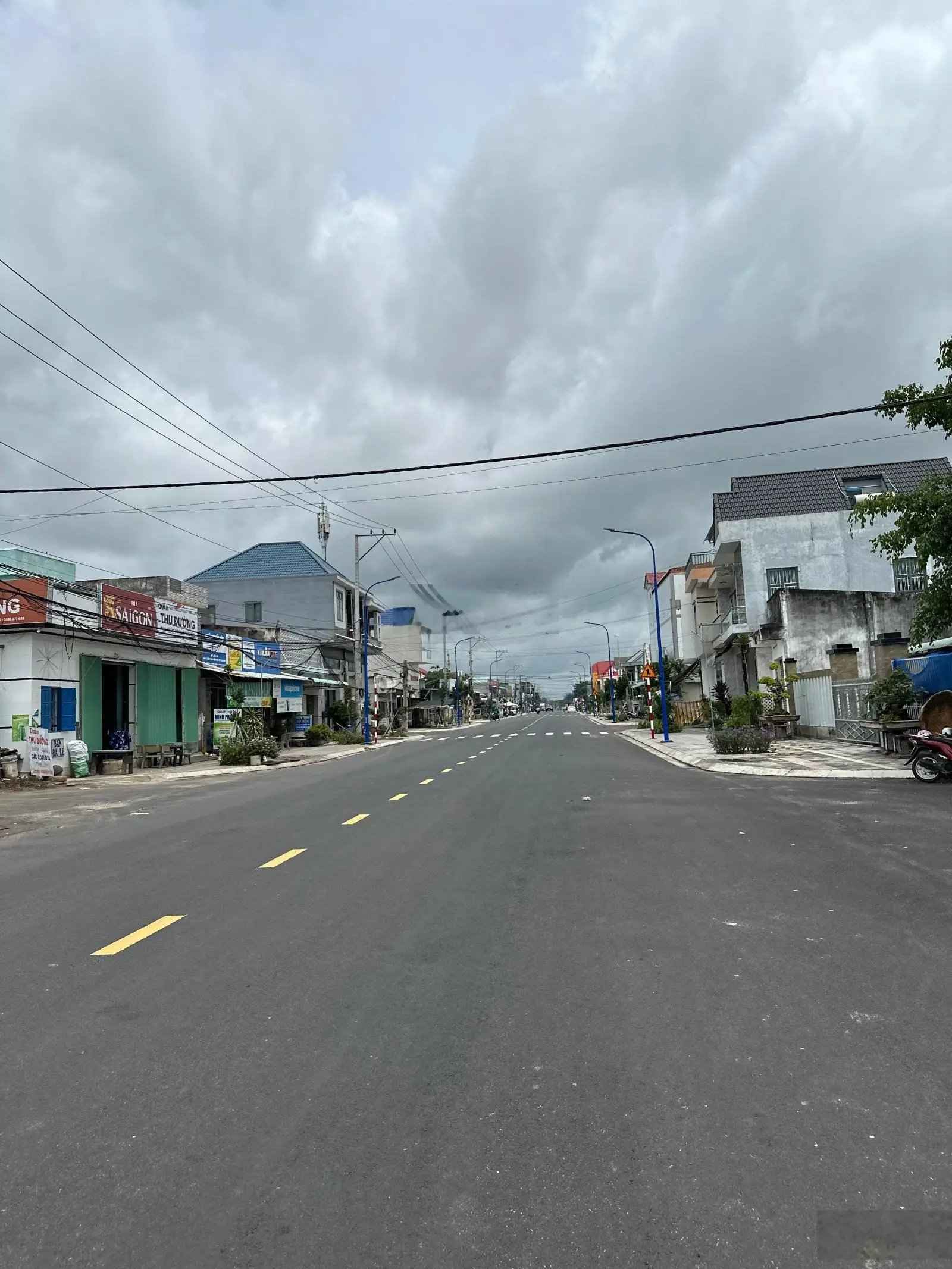 Chính chủ cần bán gấp lô đất gần Biển Hồ Tràm giá cực kì rẻ, nằm kế bên khu hành chính, gần biển