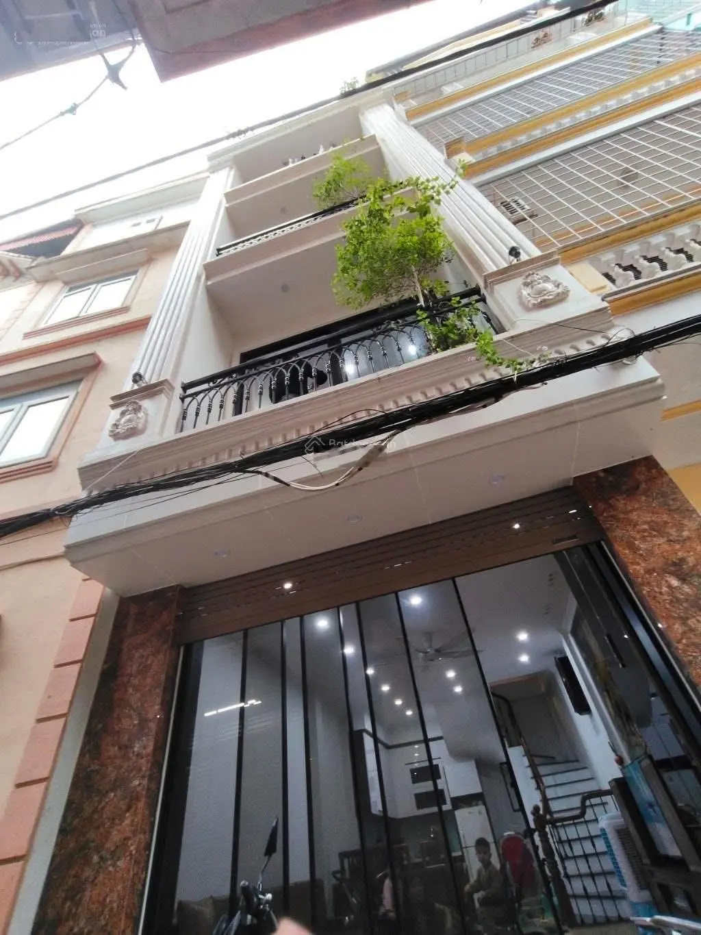 Rẻ nhất khu vực chỉ hơn 100tr/m nhà phố định công. Phải thật nhanh mới kịp