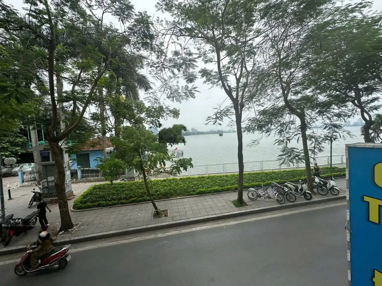 Mặt phố Trích Sài - lô góc 3 mặt thoáng 5 tầng thang máy view trọn Hồ Tây 64 tỷ 64m2 MT 6m