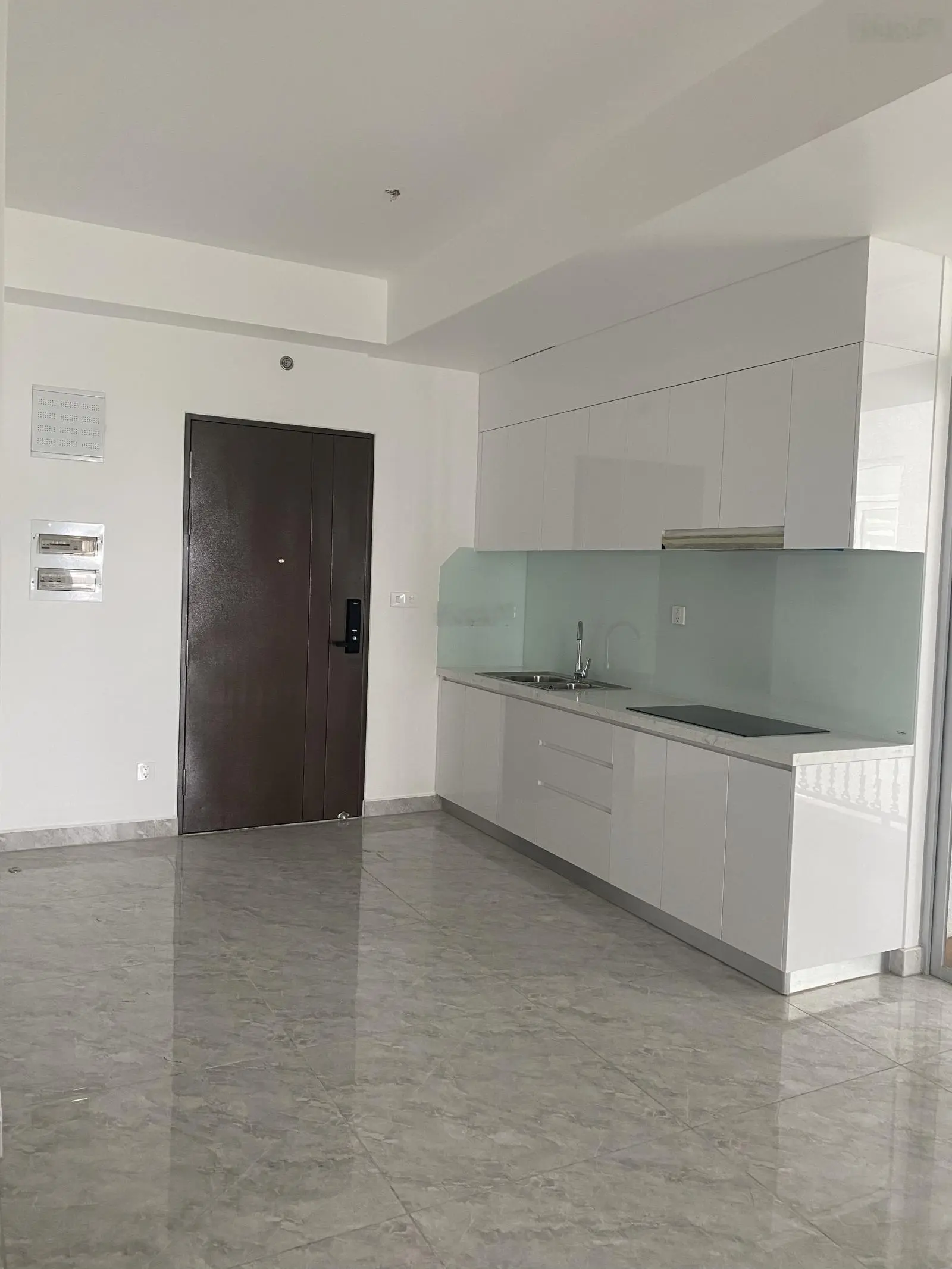 Paris Hoàng Kim - 3PN/2WC tầng 20, giá 5.5 tỷ, nhà mới 100%, có sẵn máy lạnh, rèm, đèn