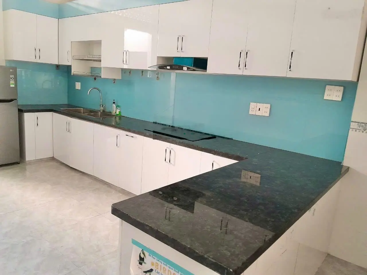 Nhà 1 trệt 2 lầu và sân thượng đường B8 - KDC Hưng Phú